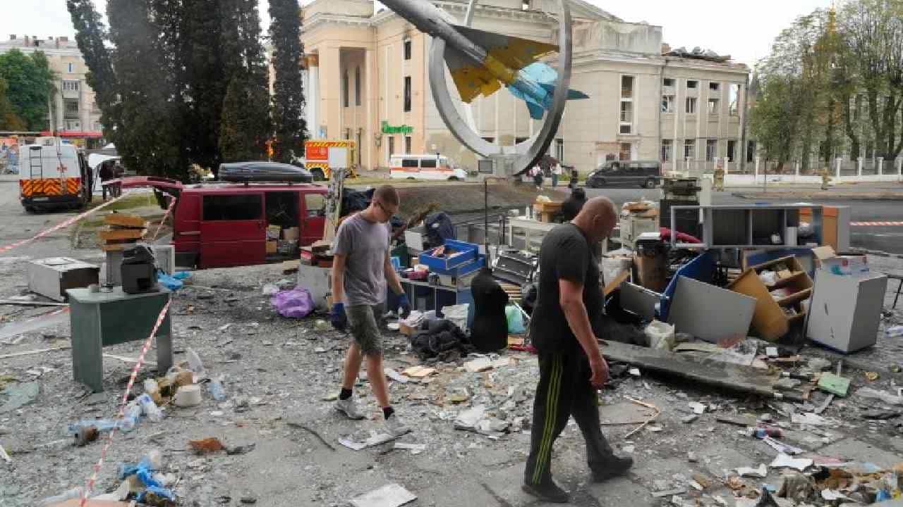 Russi Ukraine War: ಕತ್ತಲಲ್ಲಿ ಮುಳುಗಿದ ಉಕ್ರೇನ್; ರಷ್ಯಾದ ಭಯೋತ್ಪಾದಕರು ಕಾರಣ ಎಂದ ಝೆಲೆನ್​​ಸ್ಕಿ
