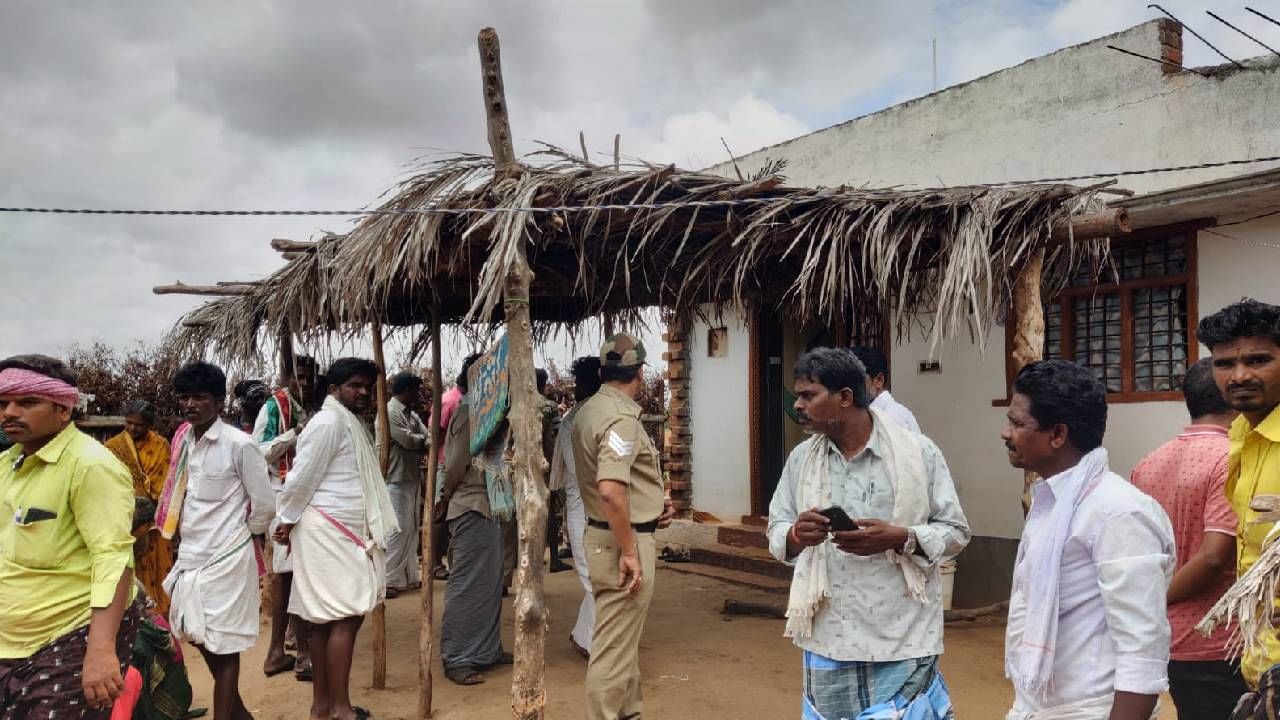 ಮದುವೆಯಾಗಿ ಸಂಸಾರ ಶುರು ಮಾಡಿದ್ದ ಪಾಗಲ್ ಪ್ರೇಮಿಯಿಂದ ಮಾಜಿ ಪ್ರೇಯಸಿ ಹತ್ಯೆ; ತಲೆ ಕಡಿದು ರುಂಡದೊಂದಿಗೆ ಠಾಣೆಗೆ ಹಾಜರು