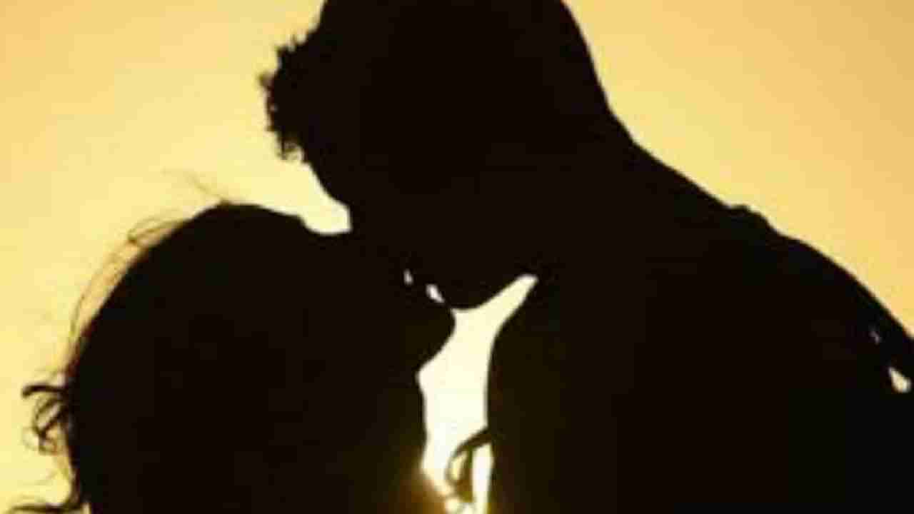 Students Kissing Video - ಮಂಗಳೂರಿನ ಪ್ರತಿಷ್ಠಿತ ಖಾಸಗಿ ಕಾಲೇಜು ವಿದ್ಯಾರ್ಥಿಗಳ ಕಿಸ್ಸಿಂಗ್ ವಿಡಿಯೋ ವೈರಲ್