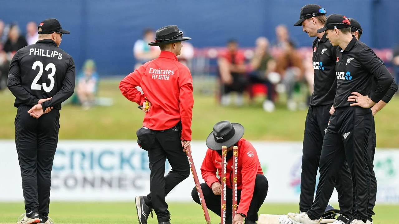 ಔಟಾಗಿದ್ದರೂ ನಾಟೌಟ್ ತೀರ್ಪು ನೀಡಿದ ಅಂಪೈರ್: ಕೇಳಿದಕ್ಕೆ ಟವೆಲ್ ತೋರಿಸಿದ್ರು..! ಔಟಾಗಿದ್ದರೂ ನಾಟೌಟ್ ತೀರ್ಪು ನೀಡಿದ ಅಂಪೈರ್: ಕೇಳಿದಕ್ಕೆ ಟವೆಲ್ ತೋರಿಸಿದ್ರು..!