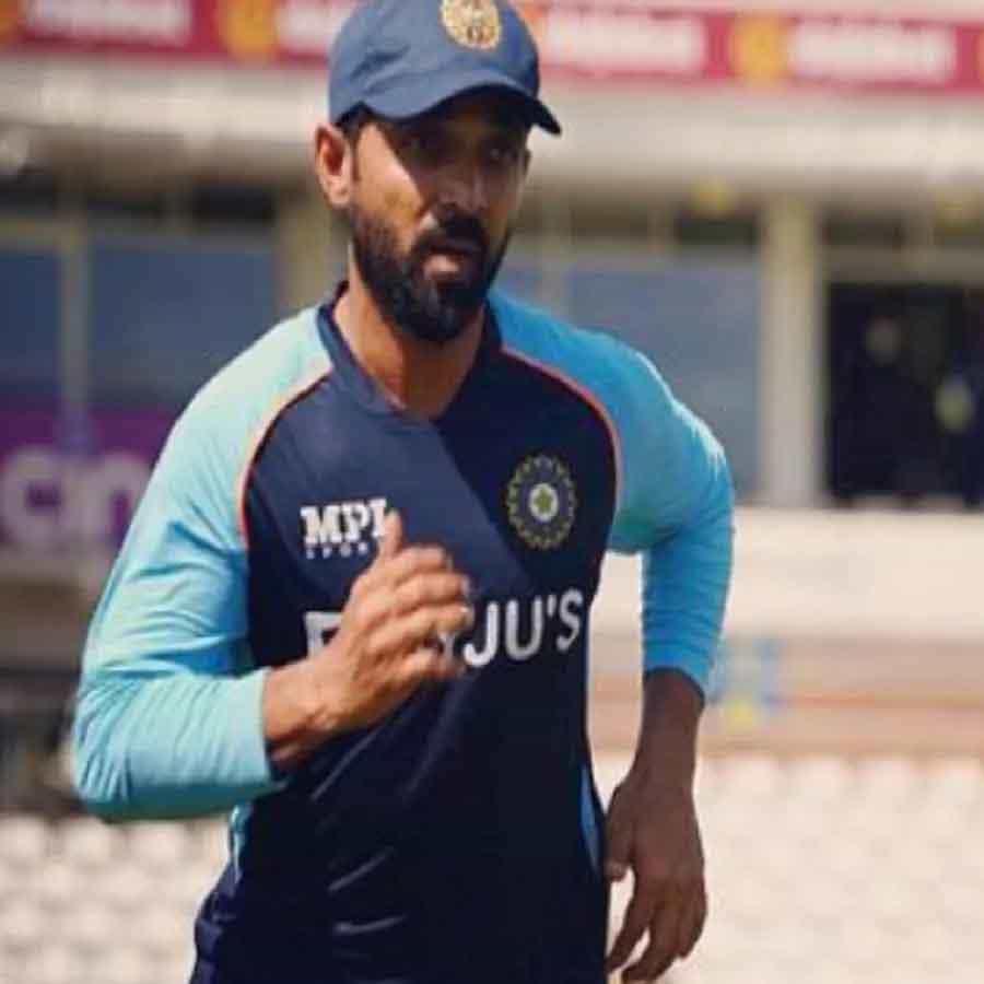 ಇಂಜುರಿಯಿಂದ ಗುಣಮುಖರಾದ ರಹಾನೆಗೆ ನಾಯಕತ್ವದ ಜವಾಬ್ದಾರಿ ಹೊರಿಸಲಾಗಿದೆ. ರಹಾನೆ ನಾಯಕತ್ವದಲ್ಲಿ ಶ್ರೇಯಸ್ ಅಯ್ಯರ್, ಶಾರ್ದೂಲ್ ಠಾಕೂರ್, ಯಶಸ್ವಿ ಜೈಸ್ವಾಲ್ ಮುಂತಾದವರು ಆಡಲಿದ್ದಾರೆ. ಅಷ್ಟಕ್ಕೂ ಮುಂದಿನ ತಿಂಗಳು ಆರಂಭವಾಗಲಿರುವ ದುಲೀಪ್ ಟ್ರೋಫಿಯಲ್ಲಿ ರಹಾನೆ ಪಶ್ಚಿಮ ವಲಯದ ನಾಯಕತ್ವ ವಹಿಸಲಿದ್ದಾರೆ.