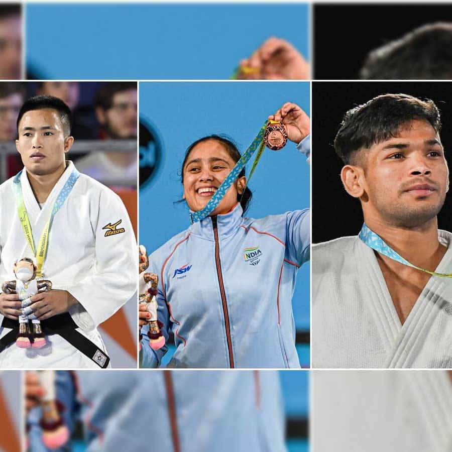 ಬರ್ಮಿಂಗ್ ಹ್ಯಾಮ್ ನಲ್ಲಿ ನಡೆಯುತ್ತಿರುವ ಕಾಮನ್ ವೆಲ್ತ್ ಗೇಮ್ಸ್ 2022ರಲ್ಲಿ (Commonwealth Games 2022) ಭಾರತ ಭರ್ಜರಿ ಪ್ರದರ್ಶನ ತೋರುತ್ತಿದೆ. ನಾಲ್ಕು ದಿನಗಳಲ್ಲಿ ಒಟ್ಟು ಒಂಬತ್ತು ಪದಕವನ್ನು ಬಾಜಿಕೊಂಡಿದೆ. ಇದರಲ್ಲಿ ಮೂರು ಚಿನ್ನ, ಮೂರು ಬೆಳ್ಳಿ ಹಾಗೂ ಮೂರು ಕಂಚು ಪಡೆದುಕೊಂಡಿದ್ದಾರೆ. ವಿಶೇಷ ಎಂದರೆ ಭಾರತಕ್ಕೆ ಇದುವರೆಗೆ ಬಂದಿರುವ 9 ಪದಕಗಳ ಪೈಕಿ ಆರು ಪದಕಗಳು ವೇಟ್ ಲಿಫ್ಟಿಂಗ್ ನಿಂದಲೇ ಆಗಿದೆ.