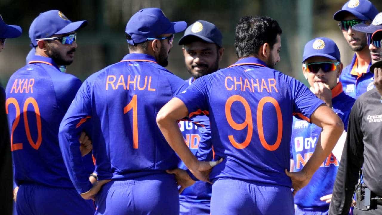 India vs Zimbabwe 1st ODI: ಟೀಮ್ ಇಂಡಿಯಾಗೆ ಸಾಧಾರಣ ಸವಾಲು ನೀಡಿದ ಜಿಂಬಾಬ್ವೆ India vs Zimbabwe 1st ODI: ಟೀಮ್ ಇಂಡಿಯಾಗೆ ಸಾಧಾರಣ ಸವಾಲು ನೀಡಿದ ಜಿಂಬಾಬ್ವೆ