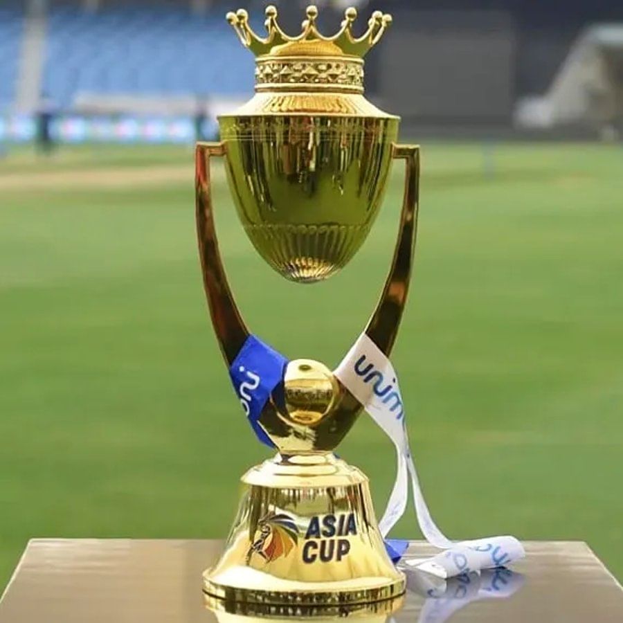 ಆಗಸ್ಟ್ 27 ರಿಂದ ಶುರುವಾಗಲಿರುವ ಏಷ್ಯಾಕಪ್ಗಾಗಿ ಈಗಾಗಲೇ ಎಲ್ಲಾ ತಂಡಗಳು ಭರ್ಜರಿ ಸಿದ್ದತೆಗಳನ್ನು ಆರಂಭಿಸಿದೆ. ಅದರಲ್ಲೂ ಪಾಕಿಸ್ತಾನ್ ಏಷ್ಯಾಕಪ್ ತಂಡವನ್ನು ಈಗಾಗಲೇ ಘೋಷಿಸಿದೆ. ಇನ್ನು ಉಳಿದ ತಂಡಗಳಿಗೆ ಆಗಸ್ಟ್ 8 ರವರೆಗೆ ಗಡುವು ನೀಡಲಾಗಿದ್ದು, ಅದರೊಳಗೆ ತಂಡವನ್ನು ಘೋಷಿಸಬೇಕಾಗುತ್ತದೆ.