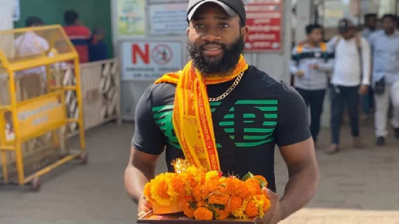 ಅರ್ಧಶತಕದ ಬಳಿಕ 26 ಎಸೆತಗಳಲ್ಲಿ ಶತಕ ಪೂರೈಸಿದ ಯುಎಸ್ಎ ಬ್ಯಾಟ್ಸ್ಮನ್ ಅರ್ಧಶತಕದ ಬಳಿಕ 26 ಎಸೆತಗಳಲ್ಲಿ ಶತಕ ಪೂರೈಸಿದ ಯುಎಸ್ಎ ಬ್ಯಾಟ್ಸ್ಮನ್