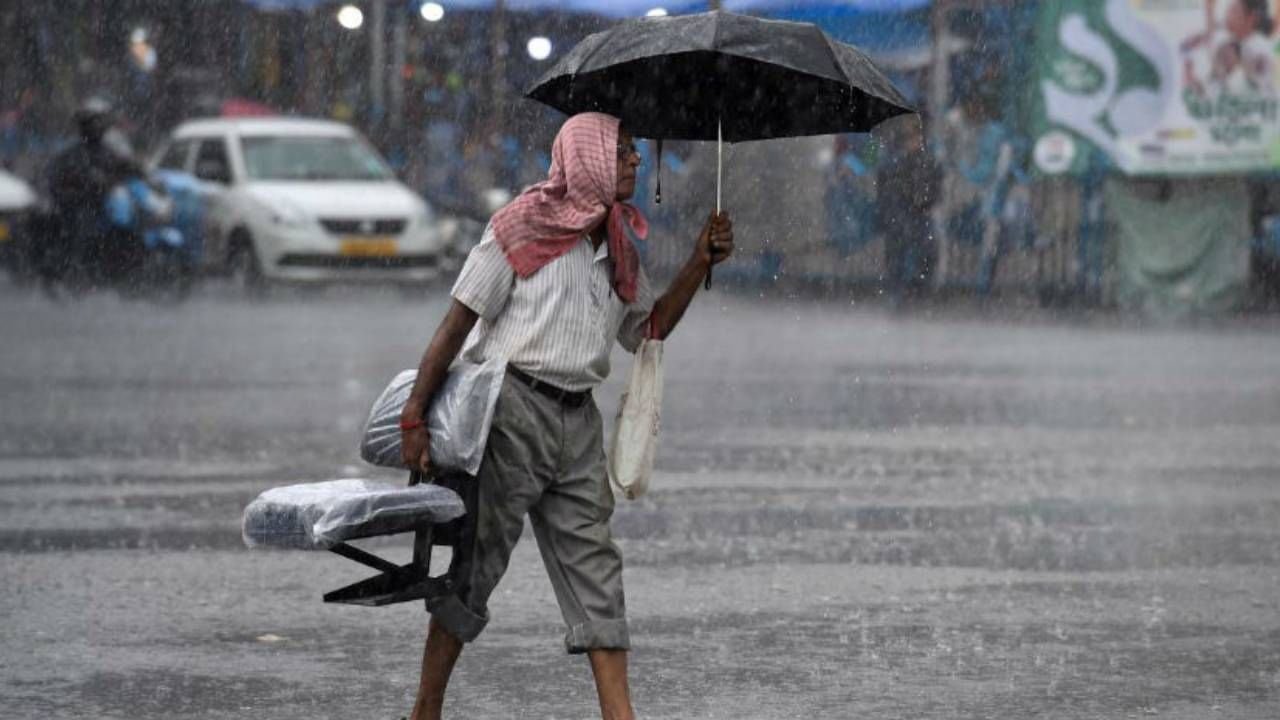 Karnataka Rain Update: ಕರ್ನಾಟಕದಲ್ಲಿ ಮುಂದುವರೆದ ಮಳೆ: ಮುಂದಿನ 24 ಗಂಟೆ ಭಾರಿ ಮಳೆ ಸಾಧ್ಯತೆ; ಹವಾಮಾನ ಇಲಾಖೆ ಮುನ್ಸೂಚನೆ Karnataka Rain Update: ಕರ್ನಾಟಕದಲ್ಲಿ ಮುಂದುವರೆದ ಮಳೆ: ಮುಂದಿನ 24 ಗಂಟೆ ಭಾರಿ ಮಳೆ ಸಾಧ್ಯತೆ; ಹವಾಮಾನ ಇಲಾಖೆ ಮುನ್ಸೂಚನೆ