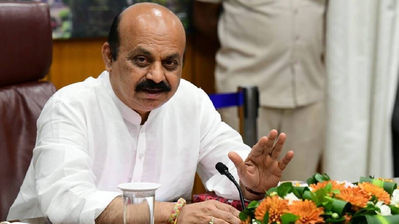 ಸಿದ್ಧರಾಮ ದೇವರ ಉತ್ಸವಕ್ಕೆ ಹೋಗುತ್ತೇನೆ, ಆದರೆ ಸಿದ್ಧರಾಮೋತ್ಸವಕ್ಕಲ್ಲ: ಸಿಎಂ ಬೊಮ್ಮಾಯಿ ಸಿದ್ಧರಾಮ ದೇವರ ಉತ್ಸವಕ್ಕೆ ಹೋಗುತ್ತೇನೆ, ಆದರೆ ಸಿದ್ಧರಾಮೋತ್ಸವಕ್ಕಲ್ಲ: ಸಿಎಂ ಬೊಮ್ಮಾಯಿ