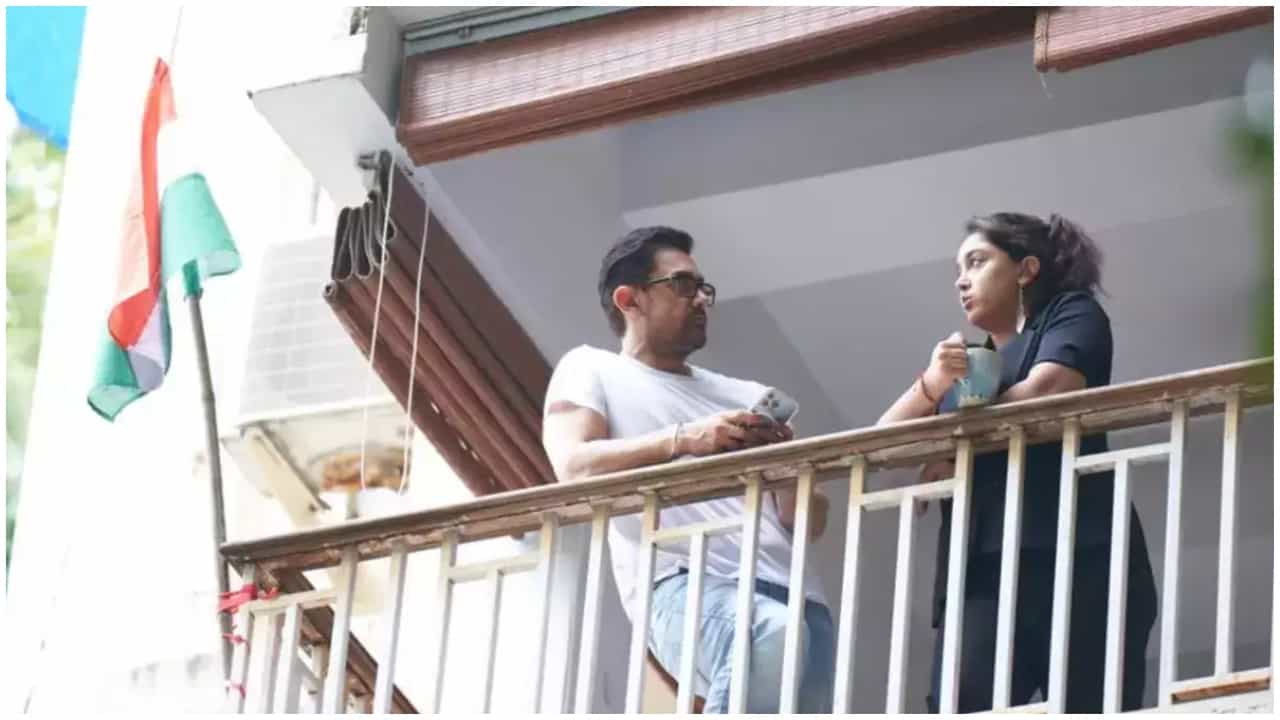 Aamir Khan: ಆಮಿರ್ ಖಾನ್ ಮನೆ ಮೇಲೆ ಹಾರಾಡಿದ ರಾಷ್ಟ್ರ ಧ್ವಜ; ಫೋಟೋ ವೈರಲ್ Aamir Khan: ಆಮಿರ್ ಖಾನ್ ಮನೆ ಮೇಲೆ ಹಾರಾಡಿದ ರಾಷ್ಟ್ರ ಧ್ವಜ; ಫೋಟೋ ವೈರಲ್