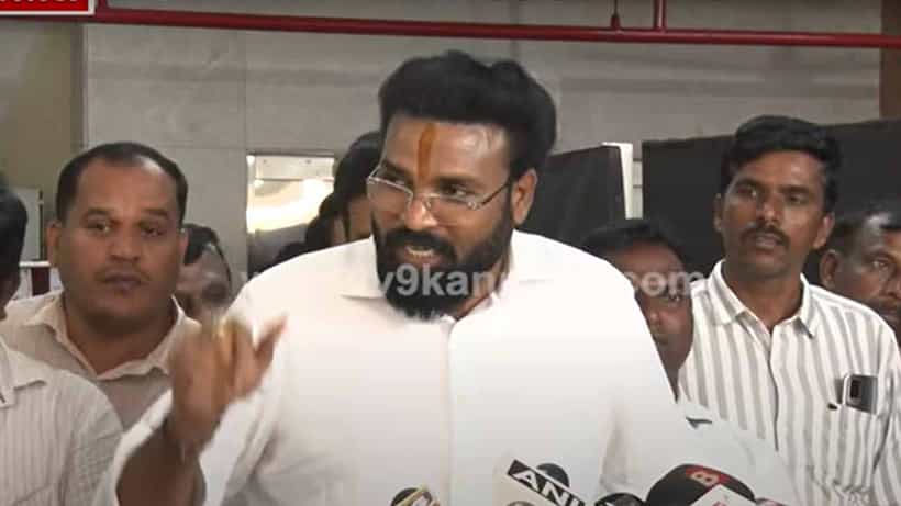 ‘ಸಿದ್ದರಾಮಯ್ಯ ಒಬ್ಬ ಮೀರ್ ಸಾದಿಕ್ ರಾಜಕಾರಣಿ’ ಅವರಿಗೆ ಹಿಂದುಳಿದ ವರ್ಗಗಳ ಬಗ್ಗೆ ಯಾವುದೇ ಕಾಳಜಿ ಇಲ್ಲ -ಸಚಿವ ಶ್ರೀರಾಮಲು