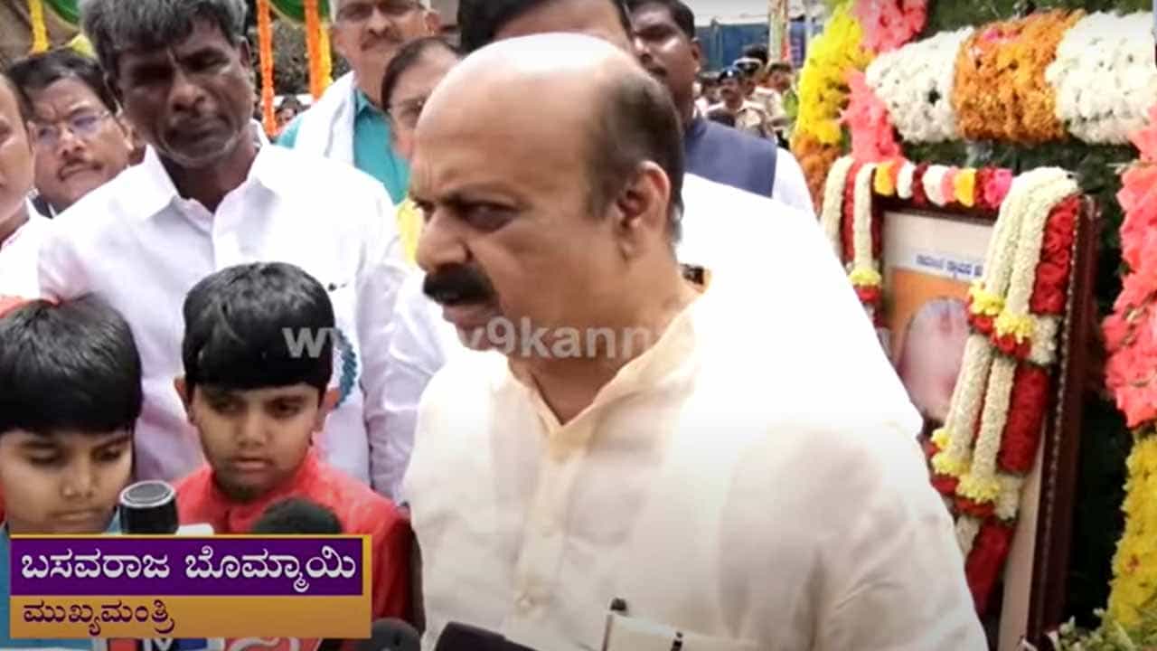 ಸಚಿವ ಉಮೇಶ್ ಕತ್ತಿ ವಿಧಿವಶ: ಬುಧವಾರ ಬೆಳಗಾವಿಯ ಶಾಲಾ ಕಾಲೇಜು, ಸರ್ಕಾರಿ ಕಚೇರಿಗಳಿಗೆ ರಜೆ ಸಚಿವ ಉಮೇಶ್ ಕತ್ತಿ ವಿಧಿವಶ: ಬುಧವಾರ ಬೆಳಗಾವಿಯ ಶಾಲಾ ಕಾಲೇಜು, ಸರ್ಕಾರಿ ಕಚೇರಿಗಳಿಗೆ ರಜೆ