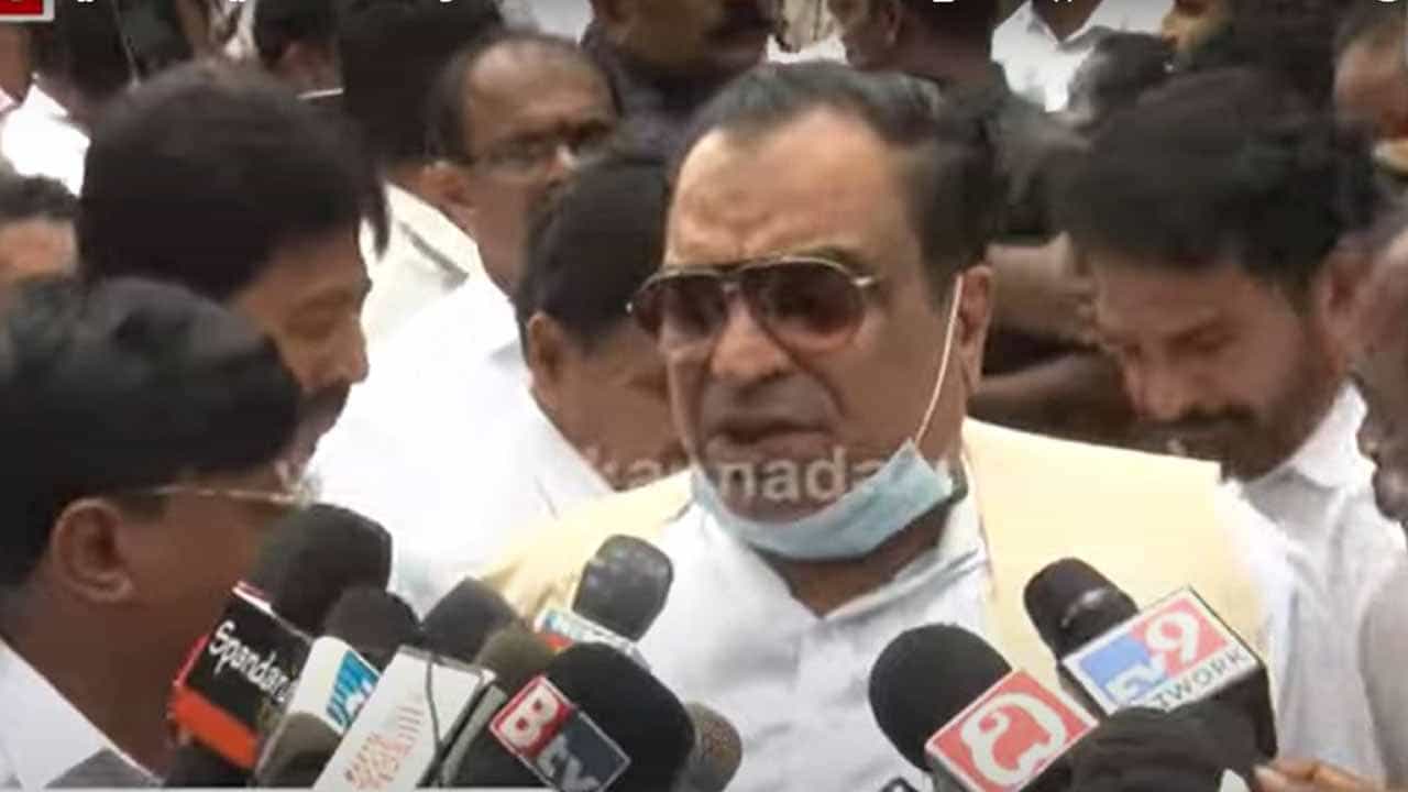 ಪಿಎಫ್ಐ ಸಂಘಟನೆ ಬ್ಯಾನ್ಗೆ ಸಿಎಂ ಇಬ್ರಾಹಿಂ ತೀವ್ರ ವಿರೋಧ; ಬಿಜೆಪಿ, ಕಾಂಗ್ರೆಸ್ ವಿರುದ್ಧ ಹರಿಹಾಯ್ದ ಇಬ್ರಾಹಿಂ ಪಿಎಫ್ಐ ಸಂಘಟನೆ ಬ್ಯಾನ್ಗೆ ಸಿಎಂ ಇಬ್ರಾಹಿಂ ತೀವ್ರ ವಿರೋಧ; ಬಿಜೆಪಿ, ಕಾಂಗ್ರೆಸ್ ವಿರುದ್ಧ ಹರಿಹಾಯ್ದ ಇಬ್ರಾಹಿಂ