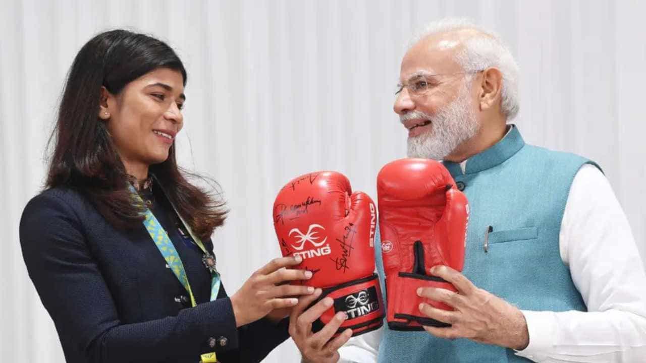 PM Modi: ಪ್ರಧಾನಿ ಮೋದಿಗೆ ವಿಶೇಷ ಉಡುಗೊರೆ ನೀಡಿದ ಭಾರತದ ಕಾಮನ್ವೆಲ್ತ್ ಗೇಮ್ಸ್ ಸ್ಪರ್ಧಿಗಳು PM Modi: ಪ್ರಧಾನಿ ಮೋದಿಗೆ ವಿಶೇಷ ಉಡುಗೊರೆ ನೀಡಿದ ಭಾರತದ ಕಾಮನ್ವೆಲ್ತ್ ಗೇಮ್ಸ್ ಸ್ಪರ್ಧಿಗಳು