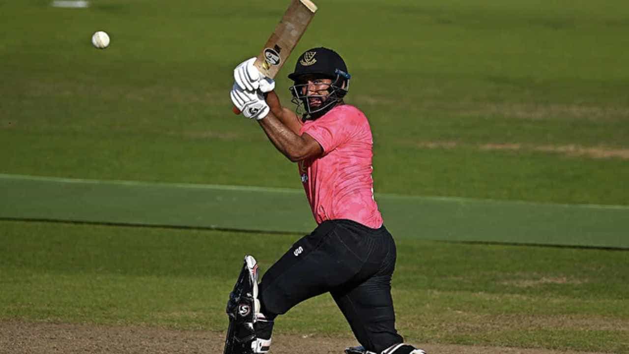 Cheteshwar Pujara: 20 ಬೌಂಡರಿ, 5 ಸಿಕ್ಸರ್,174 ರನ್! ಬ್ಯಾಕ್ ಟು ಬ್ಯಾಕ್ ಸೆಂಚುರಿ ಬಾರಿಸಿ ಅಬ್ಬರಿಸಿದ ಪೂಜಾರ Cheteshwar Pujara: 20 ಬೌಂಡರಿ, 5 ಸಿಕ್ಸರ್,174 ರನ್! ಬ್ಯಾಕ್ ಟು ಬ್ಯಾಕ್ ಸೆಂಚುರಿ ಬಾರಿಸಿ ಅಬ್ಬರಿಸಿದ ಪೂಜಾರ