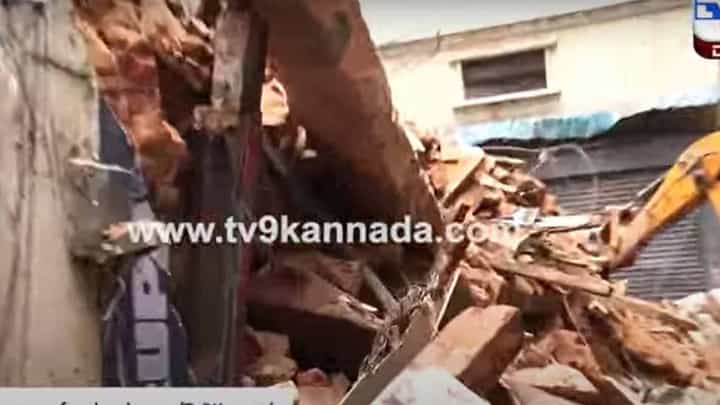 ಬೆಂಗಳೂರಲ್ಲಿ ಕುಸಿದು ಬಿತ್ತು ಮತ್ತೊಂದು ಹಳೆಯ ಕಟ್ಟಡ, ಅವೆನ್ಯೂ ರಸ್ತೆಯಲ್ಲಿ ಘಟನೆ, ಪ್ರಾಣಾಪಾಯವಿಲ್ಲ ಬೆಂಗಳೂರಲ್ಲಿ ಕುಸಿದು ಬಿತ್ತು ಮತ್ತೊಂದು ಹಳೆಯ ಕಟ್ಟಡ, ಅವೆನ್ಯೂ ರಸ್ತೆಯಲ್ಲಿ ಘಟನೆ, ಪ್ರಾಣಾಪಾಯವಿಲ್ಲ
