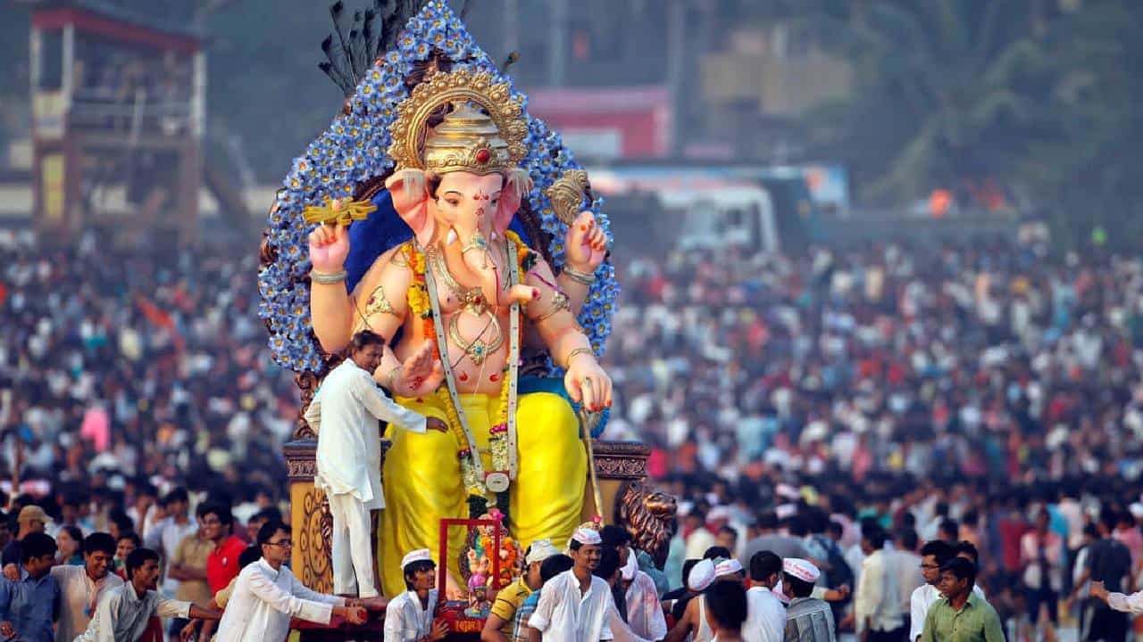 ಗಣೇಶ ಪ್ರತಿಷ್ಠಾಪನೆಗೆ ಬಿಬಿಎಂಪಿಯ ಏಕಗವಾಕ್ಷಿ ಅನುಮತಿ ಕಡ್ಡಾಯ : ಆಯೋಜಕರಿಗೆ ಪೊಲೀಸ್ ಇಲಾಖೆಯಿಂದ ಮಾರ್ಗಸೂಚಿ ಗಣೇಶ ಪ್ರತಿಷ್ಠಾಪನೆಗೆ ಬಿಬಿಎಂಪಿಯ ಏಕಗವಾಕ್ಷಿ ಅನುಮತಿ ಕಡ್ಡಾಯ : ಆಯೋಜಕರಿಗೆ ಪೊಲೀಸ್ ಇಲಾಖೆಯಿಂದ ಮಾರ್ಗಸೂಚಿ