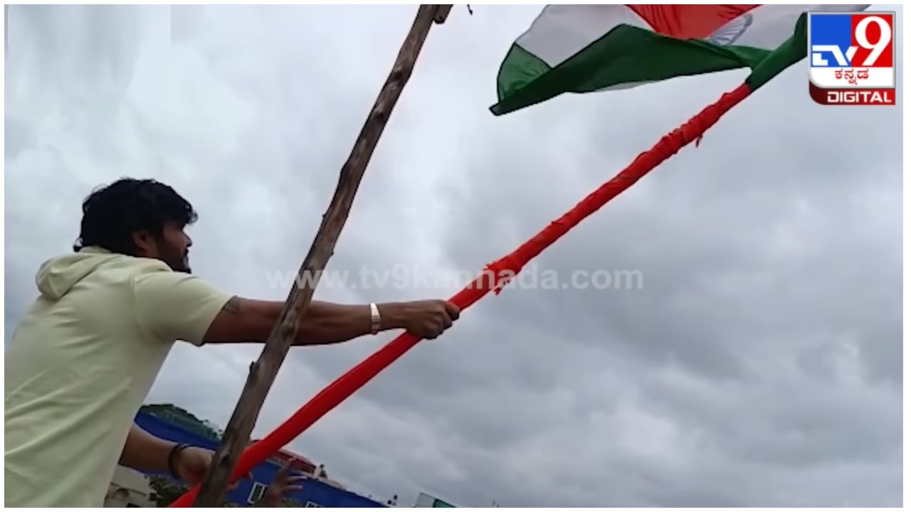 Har Ghar Tiranga: ಚಿತ್ರಮಂದಿರದ ಮೇಲೆ ತ್ರಿವರ್ಣ ಧ್ವಜ ಹಾರಿಸಿದ ‘ಗೋಲ್ಡನ್​ ಸ್ಟಾರ್​’ ಗಣೇಶ್​