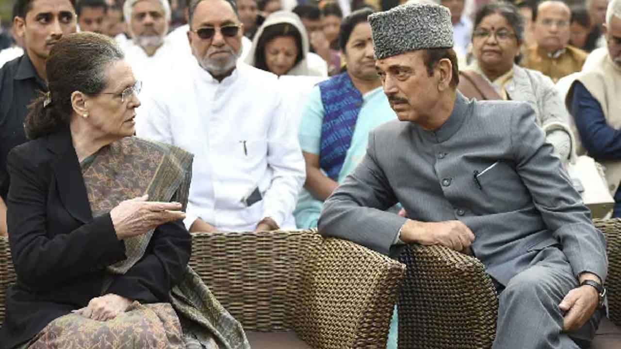 Ghulam Nabi Azad: ಕಾಂಗ್ರೆಸ್​ನಲ್ಲಿ ಬಂಡಾಯ; ಹಲವು ಸಮಿತಿಗಳಿಗೆ ಹಿರಿಯ ನಾಯಕ ಗುಲಾಂ ನಬಿ ಆಜಾದ್ ರಾಜೀನಾಮೆ