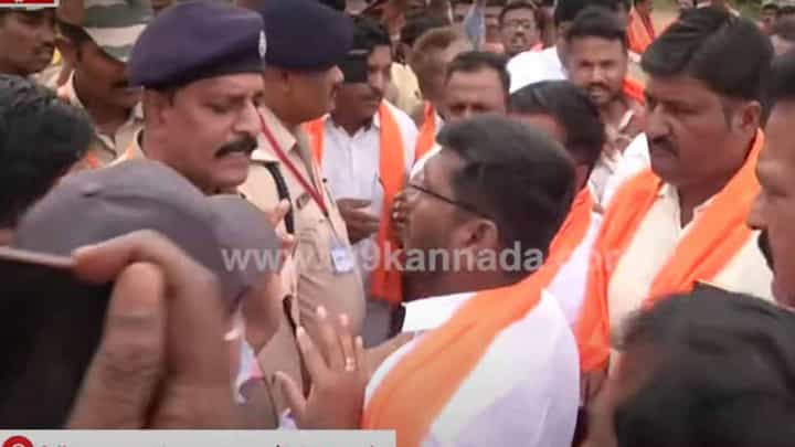 ಮುಖ್ಯಮಂತ್ರಿ ಬೊಮ್ಮಾಯಿ ಆನೆಗೊಂದಿಗೆ ಆಗಮನ, ಹೆಲಿಪ್ಯಾಡ್ ಬಳಿ ಪೊಲೀಸರೊಂದಿಗೆ ಬಿಜೆಪಿ ಕಾರ್ಯಕರ್ತರ ವಾಗ್ವಾದ ಮುಖ್ಯಮಂತ್ರಿ ಬೊಮ್ಮಾಯಿ ಆನೆಗೊಂದಿಗೆ ಆಗಮನ, ಹೆಲಿಪ್ಯಾಡ್ ಬಳಿ ಪೊಲೀಸರೊಂದಿಗೆ ಬಿಜೆಪಿ ಕಾರ್ಯಕರ್ತರ ವಾಗ್ವಾದ