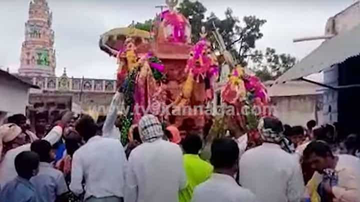 ಮುಸಲ್ಮಾನರೇ ಇಲ್ಲದ ಕೊಪ್ಪಳ ಜಿಲ್ಲೆಯ ಗ್ರಾಮವೊಂದರಲ್ಲಿ ಹಿಂದೂಗಳು ಮೊಹರಂ ಹಬ್ಬವನ್ನು ವಿಜೃಂಭಣೆಯಿಂದ ಆಚರಿಸುತ್ತಾರೆ ಮುಸಲ್ಮಾನರೇ ಇಲ್ಲದ ಕೊಪ್ಪಳ ಜಿಲ್ಲೆಯ ಗ್ರಾಮವೊಂದರಲ್ಲಿ ಹಿಂದೂಗಳು ಮೊಹರಂ ಹಬ್ಬವನ್ನು ವಿಜೃಂಭಣೆಯಿಂದ ಆಚರಿಸುತ್ತಾರೆ
