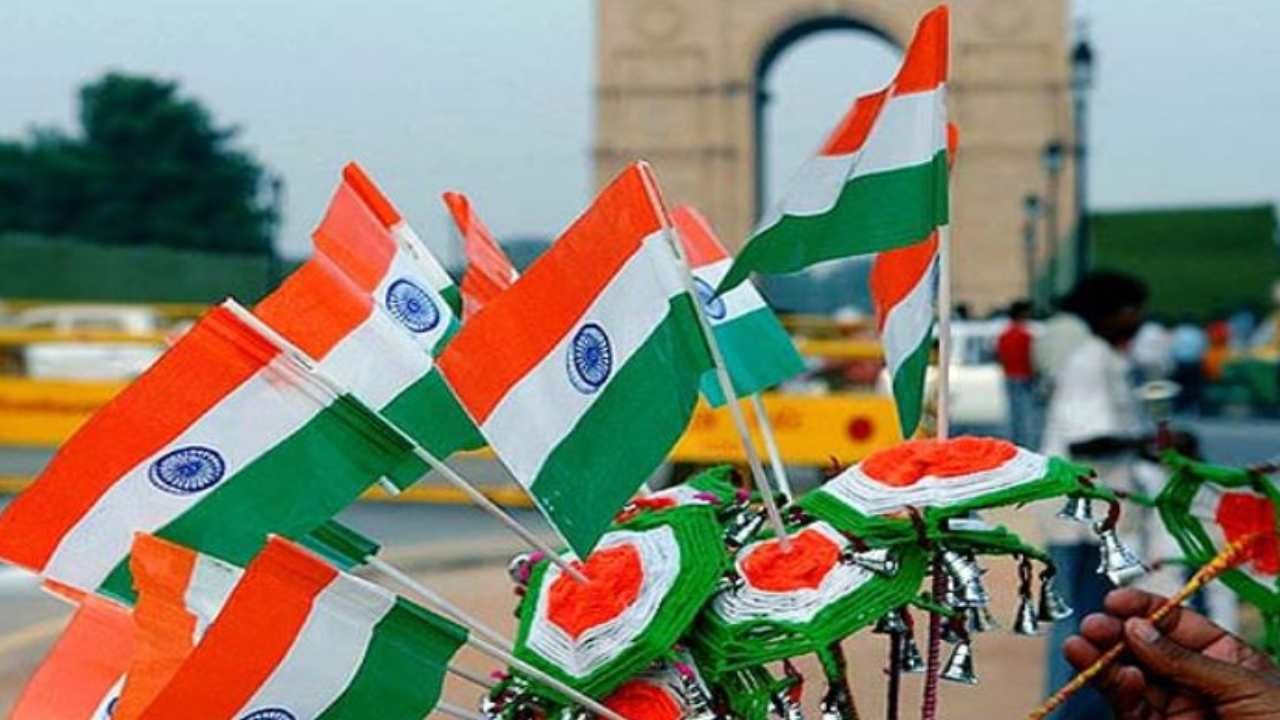 Independence Day 2022: ಆಗಸ್ಟ್ 15ರಂದೇ ಭಾರತ ಸ್ವತಂತ್ರ್ಯದಿನವನ್ನು ಆಚರಿಸುವುದೇಕೆ? ಈ ದಿನದ ಇತಿಹಾಸ, ಮಹತ್ವವೇನು? Independence Day 2022: ಆಗಸ್ಟ್ 15ರಂದೇ ಭಾರತ ಸ್ವತಂತ್ರ್ಯದಿನವನ್ನು ಆಚರಿಸುವುದೇಕೆ? ಈ ದಿನದ ಇತಿಹಾಸ, ಮಹತ್ವವೇನು?