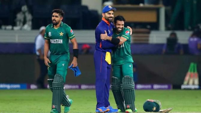 Asia Cup 2022: ಏಷ್ಯಾಕಪ್ ಫೈನಲ್ನಲ್ಲಿ ಕೊಹ್ಲಿ- ರಿಜ್ವಾನ್, ಭುವಿ- ನವಾಜ್ ನಡುವೆ ಜಿದ್ದಾಜಿದ್ದಿನ ಹೋರಾಟ..! Asia Cup 2022: ಏಷ್ಯಾಕಪ್ ಫೈನಲ್ನಲ್ಲಿ ಕೊಹ್ಲಿ- ರಿಜ್ವಾನ್, ಭುವಿ- ನವಾಜ್ ನಡುವೆ ಜಿದ್ದಾಜಿದ್ದಿನ ಹೋರಾಟ..!