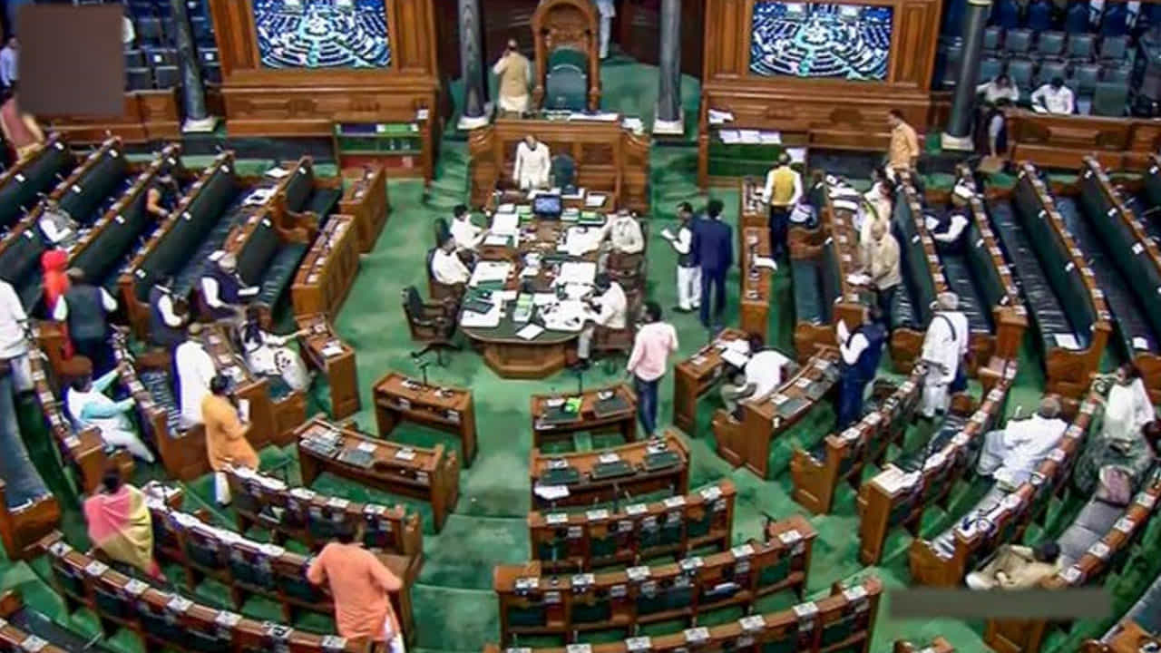 ಲೋಕಸಭೆ: ಕಾಂಗ್ರೆಸ್ನ ನಾಲ್ವರು ಸಂಸದರ ಅಮಾನತು ರದ್ದು ಲೋಕಸಭೆ: ಕಾಂಗ್ರೆಸ್ನ ನಾಲ್ವರು ಸಂಸದರ ಅಮಾನತು ರದ್ದು
