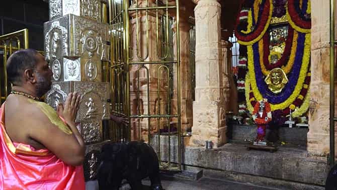 Mantralayam Photos: ಚಿತ್ರಗಳಲ್ಲಿ ಕಣ್ತುಂಬಿಕೊಳ್ಳಿ ಮಂತ್ರಾಲಯ ರಾಘವೇಂದ್ರ ಸ್ವಾಮಿಗಳ ಆರಾಧನಾ ವೈಭವ