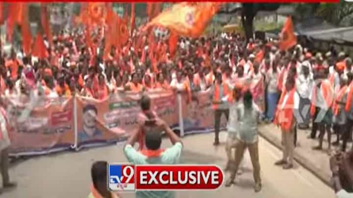 ಹಿಂದೂಗಳ ಹತ್ಯೆಗಳನ್ನು ಖಂಡಿಸಿ ಹಿಂದೂ ಸಂಘಟನೆಗಳಿಂದ ಮಂಡ್ಯದಲ್ಲಿ ಬೃಹತ್ ಪ್ರತಿಭಟನೆ ಹಿಂದೂಗಳ ಹತ್ಯೆಗಳನ್ನು ಖಂಡಿಸಿ ಹಿಂದೂ ಸಂಘಟನೆಗಳಿಂದ ಮಂಡ್ಯದಲ್ಲಿ ಬೃಹತ್ ಪ್ರತಿಭಟನೆ