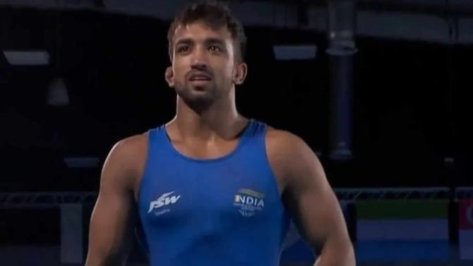 CWG 2022: ಫೈನಲ್ನಲ್ಲಿ ಪಾಕಿಸ್ತಾನದ ಕುಸ್ತಿಪಟುವನ್ನು ಉಸಿರುಗಟ್ಟಿಸಿ ಭಾರತಕ್ಕೆ ಚಿನ್ನ ಗೆದ್ದ ನವೀನ್..! CWG 2022: ಫೈನಲ್ನಲ್ಲಿ ಪಾಕಿಸ್ತಾನದ ಕುಸ್ತಿಪಟುವನ್ನು ಉಸಿರುಗಟ್ಟಿಸಿ ಭಾರತಕ್ಕೆ ಚಿನ್ನ ಗೆದ್ದ ನವೀನ್..!