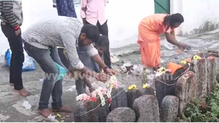 Naga Panchami: ಘಾಟಿ ಸುಬ್ರಹ್ಮಣ್ಯ ಕ್ಷೇತ್ರದಲ್ಲಿ ನಾಗರಪಂಚಮಿ ಸಂಭ್ರಮ; ದೇವಸ್ಥಾನಕ್ಕೆ ಆಗಮಿಸುತ್ತಿರುವ ಸಾವಿರಾರು ಭಕ್ತರು Naga Panchami: ಘಾಟಿ ಸುಬ್ರಹ್ಮಣ್ಯ ಕ್ಷೇತ್ರದಲ್ಲಿ ನಾಗರಪಂಚಮಿ ಸಂಭ್ರಮ; ದೇವಸ್ಥಾನಕ್ಕೆ ಆಗಮಿಸುತ್ತಿರುವ ಸಾವಿರಾರು ಭಕ್ತರು