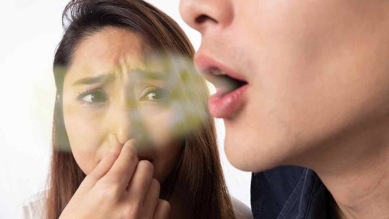 Bad Breath: ಬಾಯಿಯ ದುರ್ವಾಸನೆ ಹೋಗಲಾಡಿಸಲು ಈ ಮನೆಮದ್ದುಗಳು ಸಹಕಾರಿ Bad Breath: ಬಾಯಿಯ ದುರ್ವಾಸನೆ ಹೋಗಲಾಡಿಸಲು ಈ ಮನೆಮದ್ದುಗಳು ಸಹಕಾರಿ