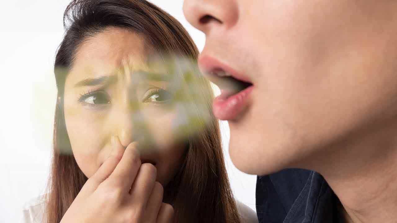 Bad Breath: ಬಾಯಿಯ ದುರ್ವಾಸನೆ ಹೋಗಲಾಡಿಸಲು ಈ ಮನೆಮದ್ದುಗಳು ಸಹಕಾರಿ Bad Breath: ಬಾಯಿಯ ದುರ್ವಾಸನೆ ಹೋಗಲಾಡಿಸಲು ಈ ಮನೆಮದ್ದುಗಳು ಸಹಕಾರಿ