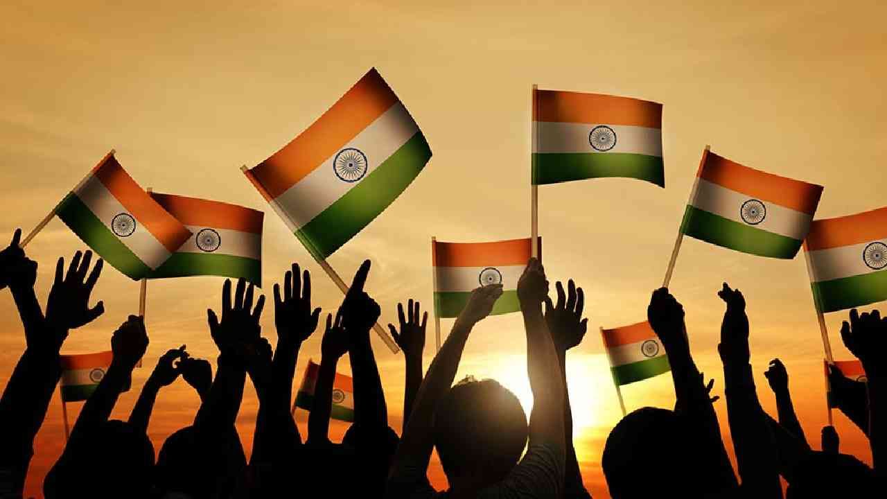 Azadi Ka Amrit Mahotsav: ವಿಶ್ವ ದಾಖಲೆ ಬರೆಯಲು ಮುಂದಾದ ಶಾಲಾ ವಿದ್ಯಾರ್ಥಿಗಳು Azadi Ka Amrit Mahotsav: ವಿಶ್ವ ದಾಖಲೆ ಬರೆಯಲು ಮುಂದಾದ ಶಾಲಾ ವಿದ್ಯಾರ್ಥಿಗಳು