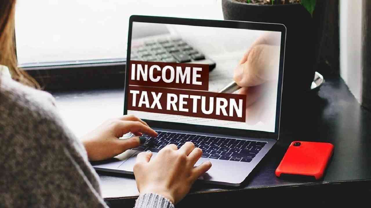 ITR filing: ಐಟಿಆರ್ ಸಲ್ಲಿಸಿದ ನಂತರವೂ ನಿಮಗೆ ದಂಡ ವಿಧಿಸಬಹುದು; ಹೇಗೆ ಮತ್ತು ರಿಟರ್ನ್ಸ್ ಇ-ಪರಿಶೀಲನೆ ನಡೆಸುವ ಹಂತಗಳು ಇಲ್ಲಿವೆ ITR filing: ಐಟಿಆರ್ ಸಲ್ಲಿಸಿದ ನಂತರವೂ ನಿಮಗೆ ದಂಡ ವಿಧಿಸಬಹುದು; ಹೇಗೆ ಮತ್ತು ರಿಟರ್ನ್ಸ್ ಇ-ಪರಿಶೀಲನೆ ನಡೆಸುವ ಹಂತಗಳು ಇಲ್ಲಿವೆ