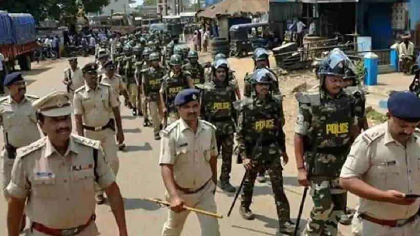 ಸಾವರ್ಕರ್ ಫ್ಲೆಕ್ಸ್ ವಿವಾದ: ಶಿವಮೊಗ್ಗ ಮತ್ತು ಭದ್ರಾವತಿಯಲ್ಲಿ ನಿಷೇಧಾಜ್ಞೆ ಮುಂದುವರಿಕೆ