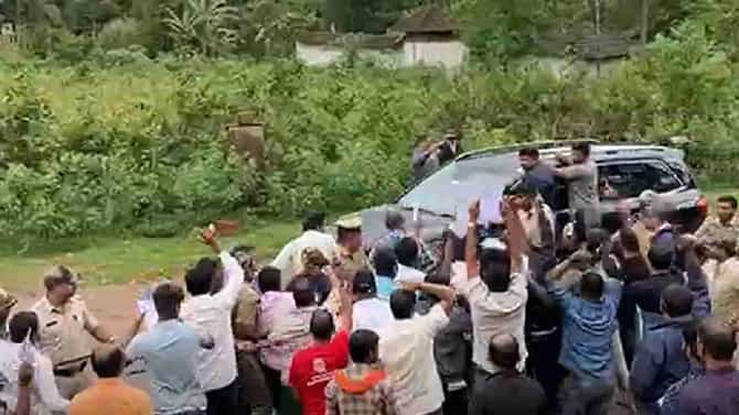 ವಿವಾದಾತ್ಮಕ ಹೇಳಿಕೆ: ಕೊಡಗು ಆಯ್ತು, ಇದೀಗ ಚಿಕ್ಕಮಗಳೂರಿನಲ್ಲಿ ಸಿದ್ದರಾಮಯ್ಯಗೆ ಕಪ್ಪು ಬಾವುಟ ಪ್ರದರ್ಶನ