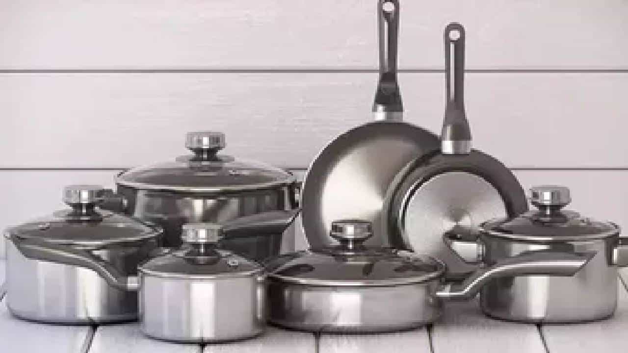 Utensils: ನೀವು ಬಳಸುವ ಪಾತ್ರೆಗಳಿಂದಲೂ ಕ್ಯಾನ್ಸರ್ ಬರಬಹುದು ಎಚ್ಚರ Utensils: ನೀವು ಬಳಸುವ ಪಾತ್ರೆಗಳಿಂದಲೂ ಕ್ಯಾನ್ಸರ್ ಬರಬಹುದು ಎಚ್ಚರ