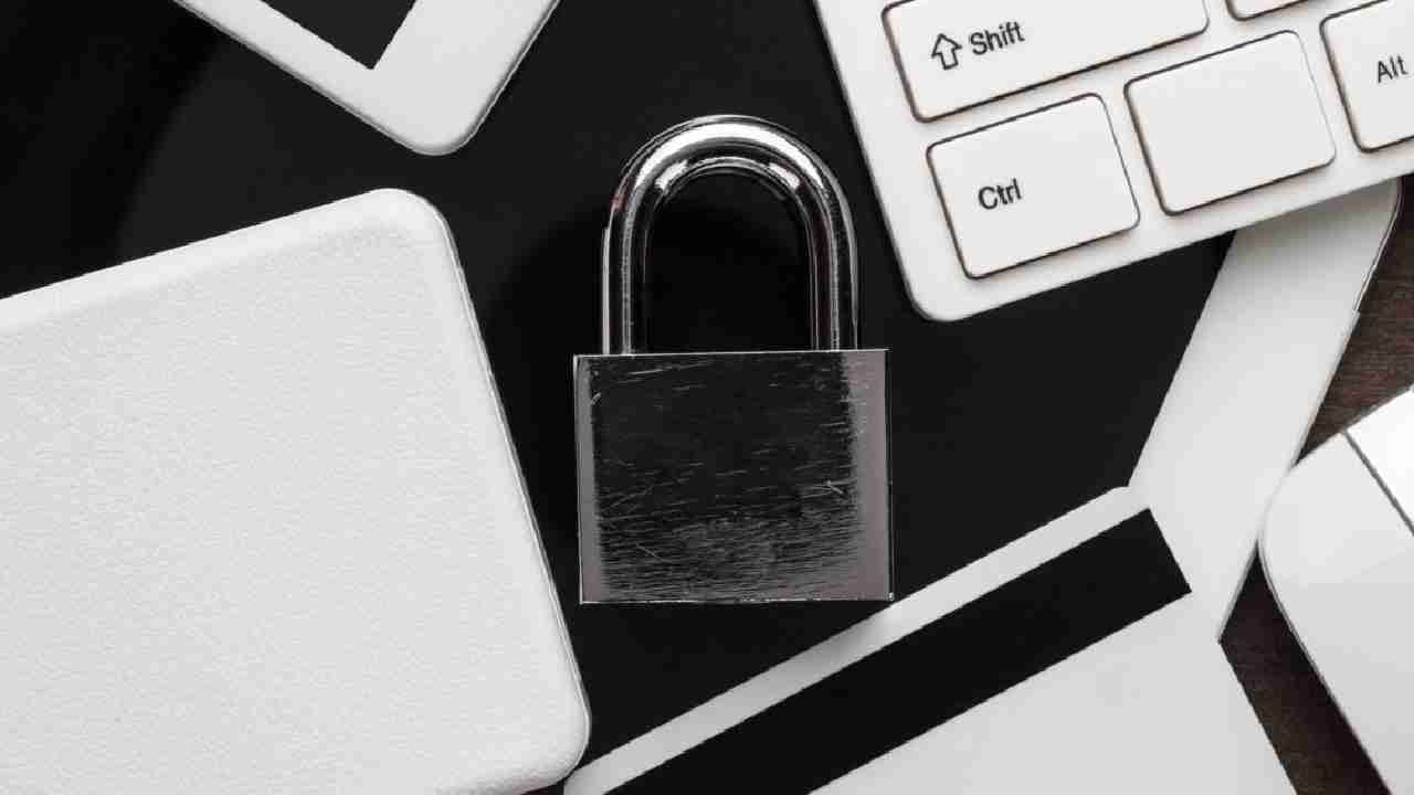 Cyber Security: ನಿಮ್ಮ ಡೇಟಾಗಳನ್ನು ಸೈಬರ್ ಕಳ್ಳರಿಂದ ರಕ್ಷಿಸುವುದು ಹೇಗೆ? ಇಲ್ಲಿದೆ ನೋಡಿ ಮಾಹಿತಿ Cyber Security: ನಿಮ್ಮ ಡೇಟಾಗಳನ್ನು ಸೈಬರ್ ಕಳ್ಳರಿಂದ ರಕ್ಷಿಸುವುದು ಹೇಗೆ? ಇಲ್ಲಿದೆ ನೋಡಿ ಮಾಹಿತಿ