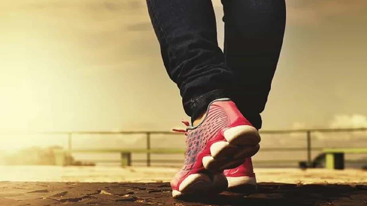 Walking Benefits: ರಾತ್ರಿ ಊಟವಾದ ತಕ್ಷಣ ಮಲಗಬೇಡಿ, 10 ನಿಮಿಷಗಳ ಕಾಲ ವಾಕಿಂಗ್ ಮಾಡಿ