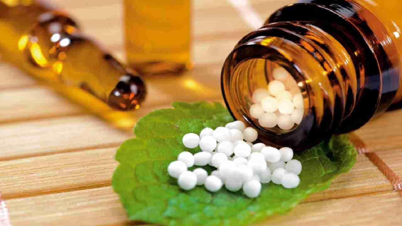 Allopathic vs Homeopathic: ಎರಡು ವೈದ್ಯಕೀಯ ವಿಧಾನಗಳನ್ನು ಅನುಸರಿಸುವುದರಿಂದ ಆಗುವ ಸಾಧಕ-ಬಾಧಕಗಳೇನು? ವೈದ್ಯರು ಏನು ಹೇಳುತ್ತಾರೆ? Allopathic vs Homeopathic: ಎರಡು ವೈದ್ಯಕೀಯ ವಿಧಾನಗಳನ್ನು ಅನುಸರಿಸುವುದರಿಂದ ಆಗುವ ಸಾಧಕ-ಬಾಧಕಗಳೇನು? ವೈದ್ಯರು ಏನು ಹೇಳುತ್ತಾರೆ?
