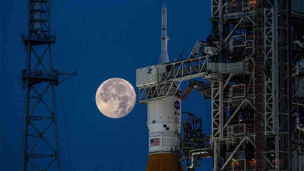 Artemis-1 ಉಡ್ಡಯನ: ಭವಿಷ್ಯದಲ್ಲಿ ಚಂದ್ರನ ಮೇಲೆ ಶಾಶ್ವತ ಮಾನವ ನೆಲೆ ಕಂಡುಕೊಳ್ಳಲು ಇಂದು ಮೊದಲ ಹೆಜ್ಜೆ Artemis-1 ಉಡ್ಡಯನ: ಭವಿಷ್ಯದಲ್ಲಿ ಚಂದ್ರನ ಮೇಲೆ ಶಾಶ್ವತ ಮಾನವ ನೆಲೆ ಕಂಡುಕೊಳ್ಳಲು ಇಂದು ಮೊದಲ ಹೆಜ್ಜೆ