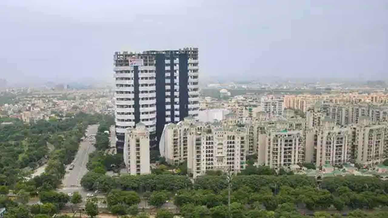 Noida Supertech: 9 ಸೆಕೆಂಡ್ನಲ್ಲಿ ಧರೆಗುರುಳಲಿದೆ 337 ಅಡಿ ಎತ್ತರದ ಕಟ್ಟಡ, ಭಾರತದ ಬೃಹತ್ ಕಾರ್ಯಾಚರಣೆಯ ಅತಿಮುಖ್ಯ ಅಂಕಿಅಂಶಗಳಿವು
