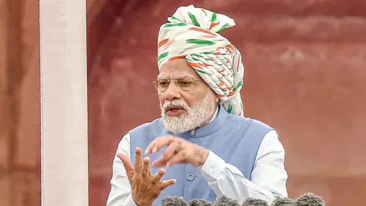 Mann Ki Baat: ಸಮಗ್ರ, ಸಾಮೂಹಿಕ ಒಳಿತು ನಮ್ಮೆದುರು ಇದೆ: 92ನೇ ಮನ್ ಕಿ ಬಾತ್ನಲ್ಲಿ ಪ್ರಧಾನಿ ನರೇಂದ್ರ ಮೋದಿ ಭಾಷಣದ 10 ಮುಖ್ಯಾಂಶಗಳಿವು Mann Ki Baat: ಸಮಗ್ರ, ಸಾಮೂಹಿಕ ಒಳಿತು ನಮ್ಮೆದುರು ಇದೆ: 92ನೇ ಮನ್ ಕಿ ಬಾತ್ನಲ್ಲಿ ಪ್ರಧಾನಿ ನರೇಂದ್ರ ಮೋದಿ ಭಾಷಣದ 10 ಮುಖ್ಯಾಂಶಗಳಿವು