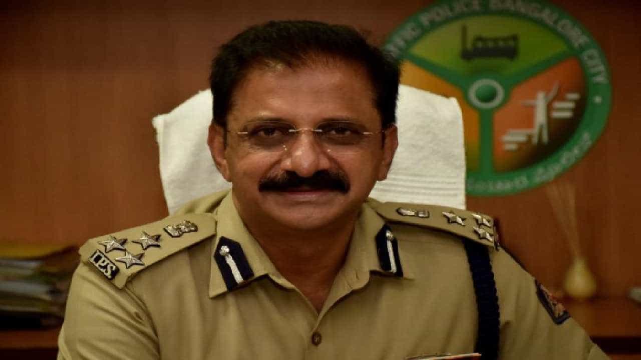 ಮಳೆ ಬಂತೆಂದು ಅಂಡರ್ಪಾಸ್ನಲ್ಲಿ ವಾಹನ ನಿಲ್ಲಿಸಿದರೆ ದಂಡ ವಿಧಿಸಲಾಗುವುದು : ಸಂಚಾರಿ ಪೊಲೀಸ್ ಆಯುಕ್ತ ರವಿಕಾಂತೇಗೌಡ ಮಳೆ ಬಂತೆಂದು ಅಂಡರ್ಪಾಸ್ನಲ್ಲಿ ವಾಹನ ನಿಲ್ಲಿಸಿದರೆ ದಂಡ ವಿಧಿಸಲಾಗುವುದು : ಸಂಚಾರಿ ಪೊಲೀಸ್ ಆಯುಕ್ತ ರವಿಕಾಂತೇಗೌಡ