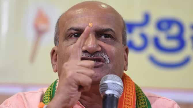 ಮತ್ತೆ ಸದ್ದು ಮಾಡಿದ ಹಾಲಾಲ್​ ಕಟ್​ : ಹಲಾಲ್ ಕಟ್ ಮುಕ್ತ ದೀಪಾವಳಿ ಆಚರಿಸಲು ಪ್ರಮೋದ್ ಮುತಾಲಿಕ್ ಕರೆ