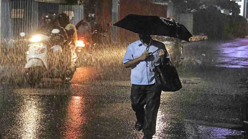 Karnataka Rain: ಕರ್ನಾಟಕದಾದ್ಯಂತ ಇಂದಿನಿಂದ 3 ದಿನ ಮಳೆಯಿಂದ ಹಳದಿ ಅಲರ್ಟ್ ಘೋಷಣೆ
