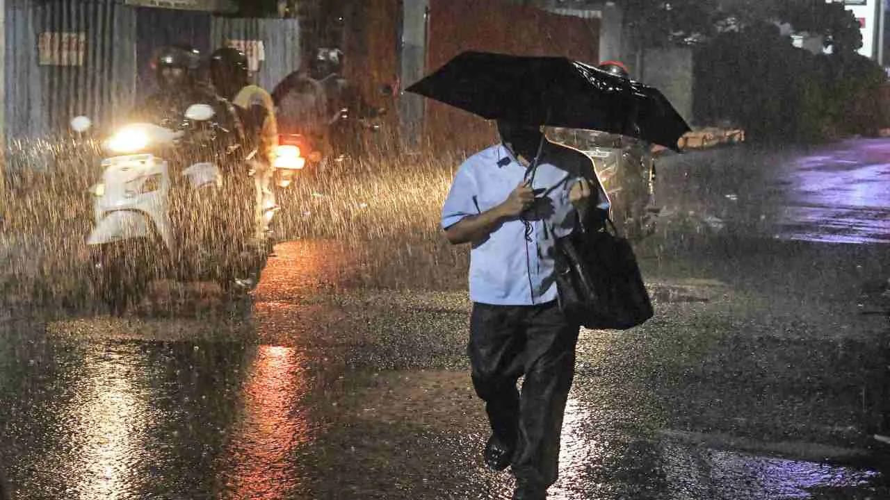 Karnataka Rain: ಕರ್ನಾಟಕದಲ್ಲಿ ತಗ್ಗಿದ ಮಳೆಯ ಅಬ್ಬರ; ಈ ಜಿಲ್ಲೆಗಳಲ್ಲಿ ಇಂದು ಹಳದಿ ಅಲರ್ಟ್​ ಘೋಷಣೆ