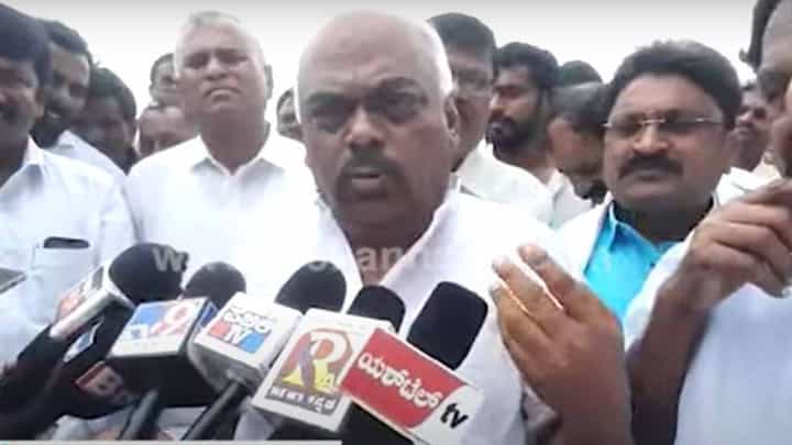 ರಾಜ್ಯದ ಎಲ್ಲ ಯೋಜನೆಗಳ ಹರಿಕಾರ ಕುಮಾರಸ್ವಾಮಿ, ನಾವು ಅವರ ಕೃಪೆಯಲ್ಲಿ ಬದುಕುತ್ತಿದ್ದೇವೆ: ರಮೇಶ ಕುಮಾರ, ಮಾಜಿ ಸ್ಪೀಕರ್ ರಾಜ್ಯದ ಎಲ್ಲ ಯೋಜನೆಗಳ ಹರಿಕಾರ ಕುಮಾರಸ್ವಾಮಿ, ನಾವು ಅವರ ಕೃಪೆಯಲ್ಲಿ ಬದುಕುತ್ತಿದ್ದೇವೆ: ರಮೇಶ ಕುಮಾರ, ಮಾಜಿ ಸ್ಪೀಕರ್