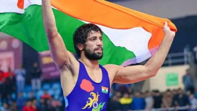 CWG 2022: ಕುಸ್ತಿಯಲ್ಲಿ ಭಾರತಕ್ಕೆ ಮತ್ತೊಂದು ಬಂಗಾರ; 57 ಕೆಜಿ ವಿಭಾಗದಲ್ಲಿ ಚಿನ್ನ ಗೆದ್ದ ರವಿ ದಹಿಯಾ CWG 2022: ಕುಸ್ತಿಯಲ್ಲಿ ಭಾರತಕ್ಕೆ ಮತ್ತೊಂದು ಬಂಗಾರ; 57 ಕೆಜಿ ವಿಭಾಗದಲ್ಲಿ ಚಿನ್ನ ಗೆದ್ದ ರವಿ ದಹಿಯಾ