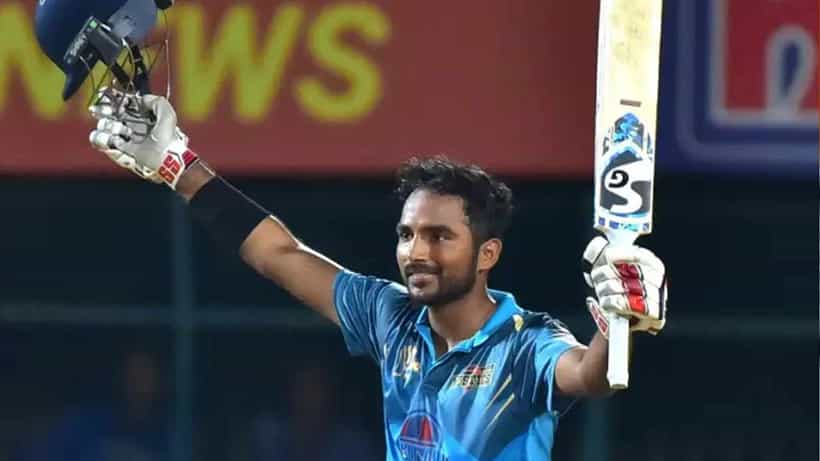 Maharaja Trophy 2022: 18 ಎಸೆತಗಳಲ್ಲಿ 86 ರನ್; ಅಬ್ಬರದ ಶತಕ ಸಿಡಿಸಿದ20ರ ಹರೆಯದ ಬ್ಯಾಟರ್! ವಿಡಿಯೋ